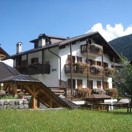 Albergo Ombrettola Falcade Buitenkant foto