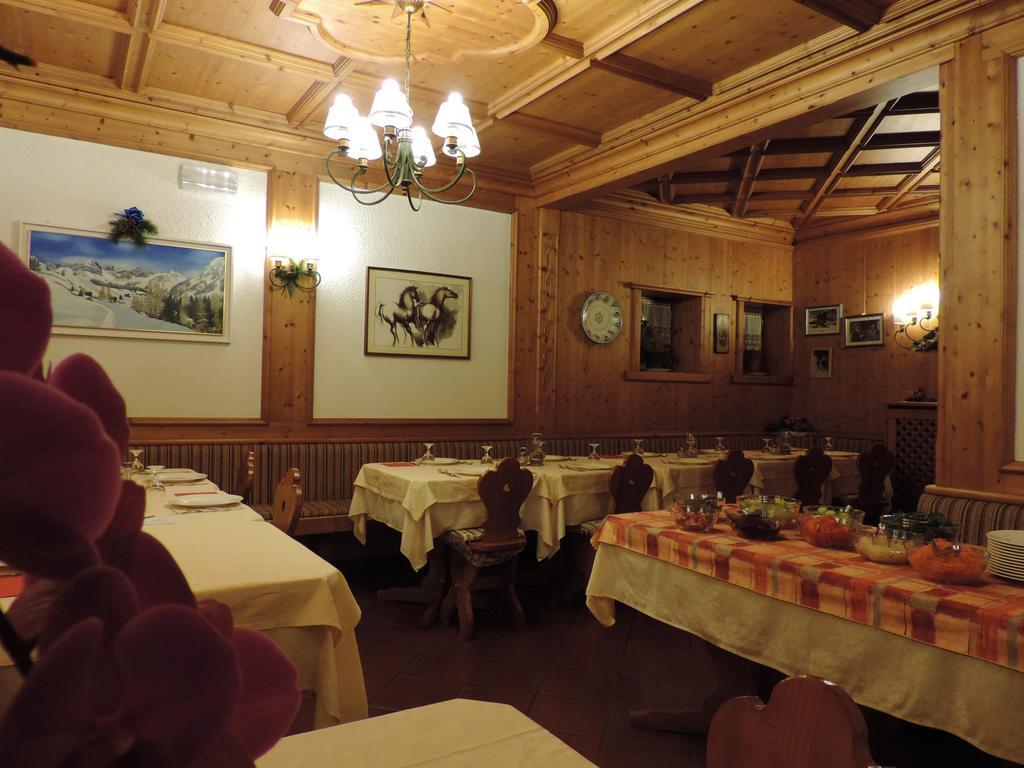 Albergo Ombrettola Falcade Buitenkant foto