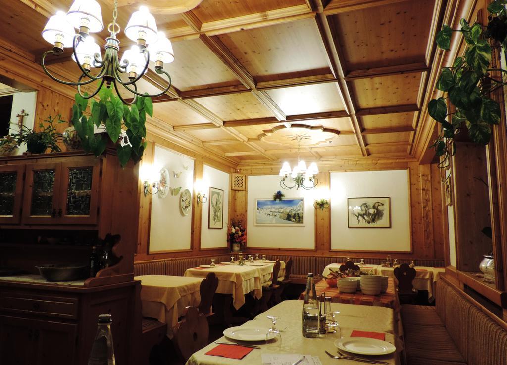Albergo Ombrettola Falcade Buitenkant foto