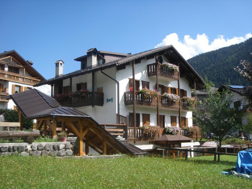 Albergo Ombrettola Falcade Buitenkant foto
